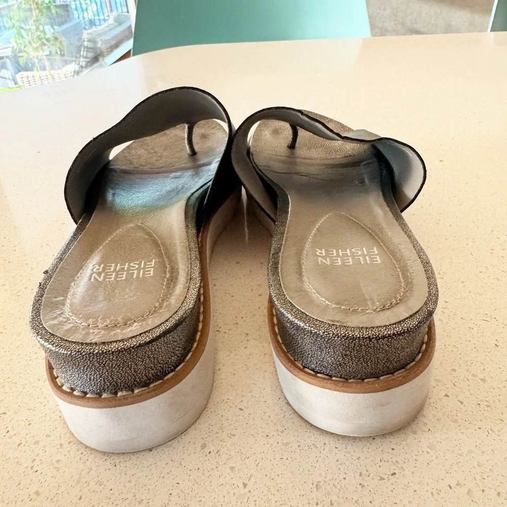 Eileen Fisher Touch Platform Sandals in a metallic Silver Size 7